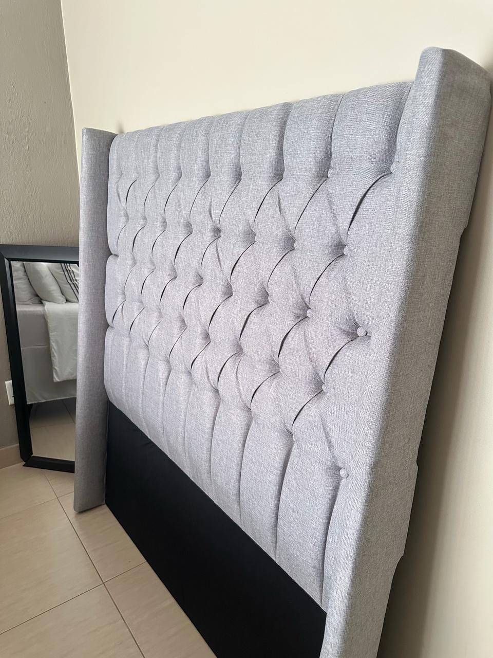 DecorMama Luxe Button Headboard - Normal Fabric