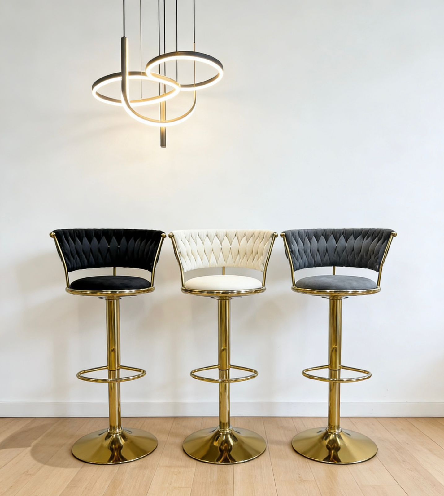 DecorMama Deluxe Swivel Bar stool