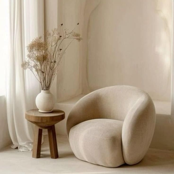 Meek Chair