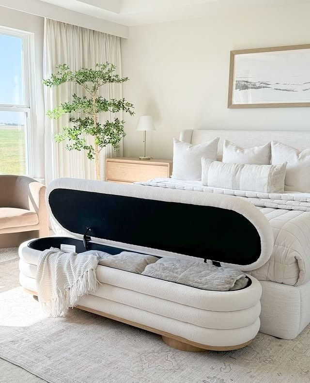 DecorMama BFD storage ottoman